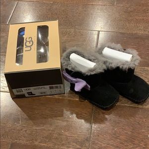 Ugg Cassie bow infant booties